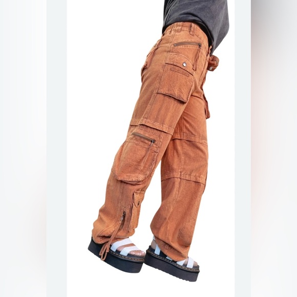 Oli & Hali  Mineral Washed Cargo Pants in Camel, XL - Picture 4 of 10